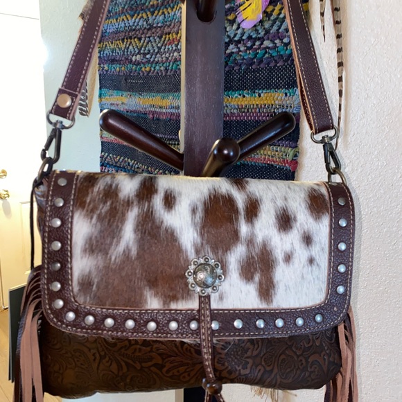 CARVED BLOSSOMS LEATHER & HAIR ON BAG - Picture 2 of 4